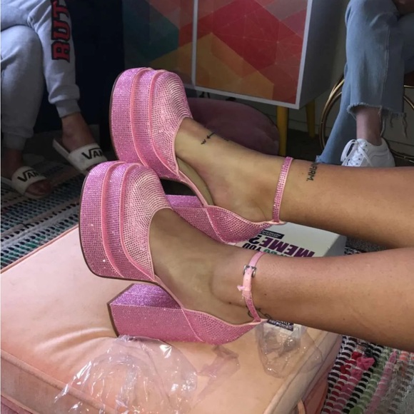 Steve Madden Shoes - Steve Madden Charlize Rhinestone Platform Barbie Pink 8.5